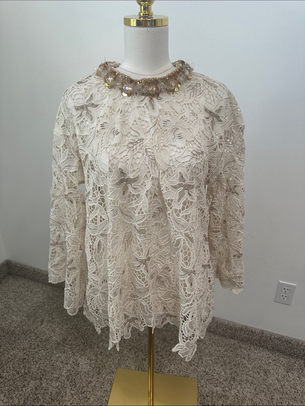 💕 NWT Rich Radi Q’s Textured Lace Beaded Blouse